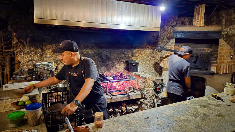 Zapote Bar & Grill, El Cuyo Yucatán