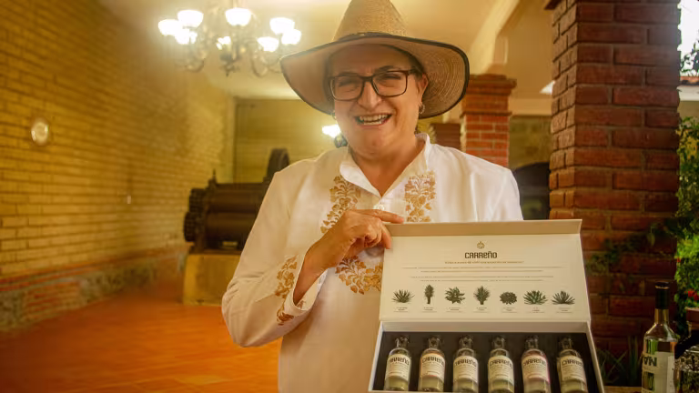 Lorena Carreño och Mezcal Carreño